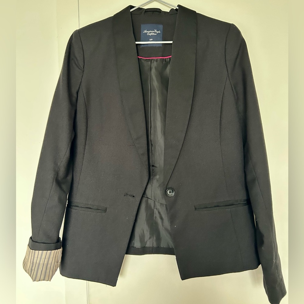 American Eagle Women’s Blazer!